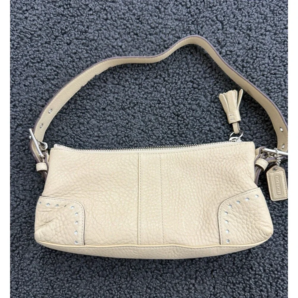 VTG Coach Hampton 5052 Shoulder Bag Bone Cream Pebbled Leather Baguette Y2K